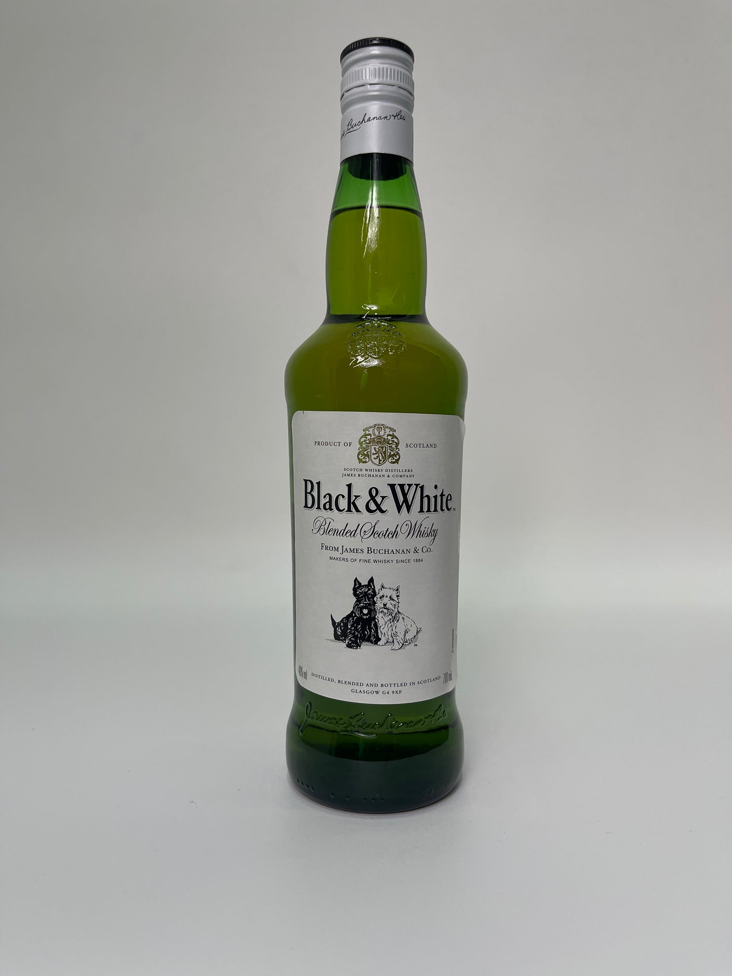 Black & White Blended Scotch Whisky