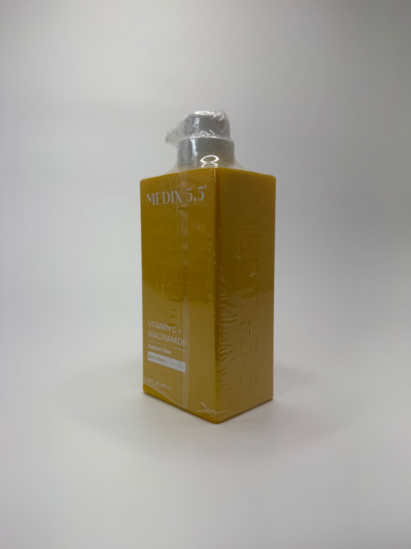 Medix 5.5 Vitamin C + Niacinamide Radiant Glow Body Wash